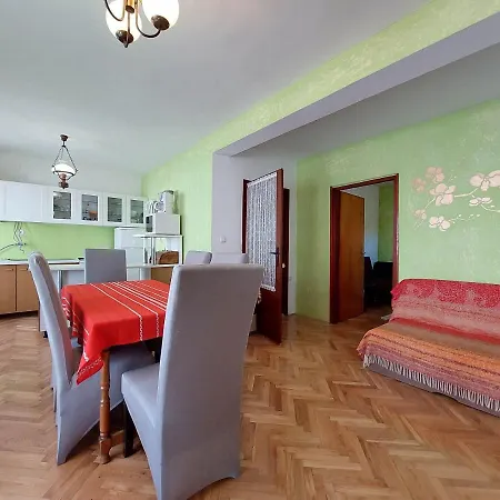 Apartment And Marica
