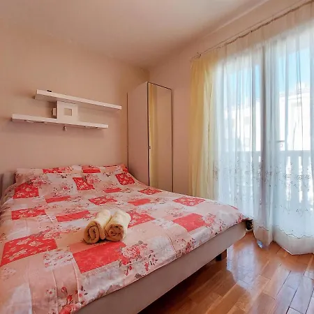 Lejlighed And Marica